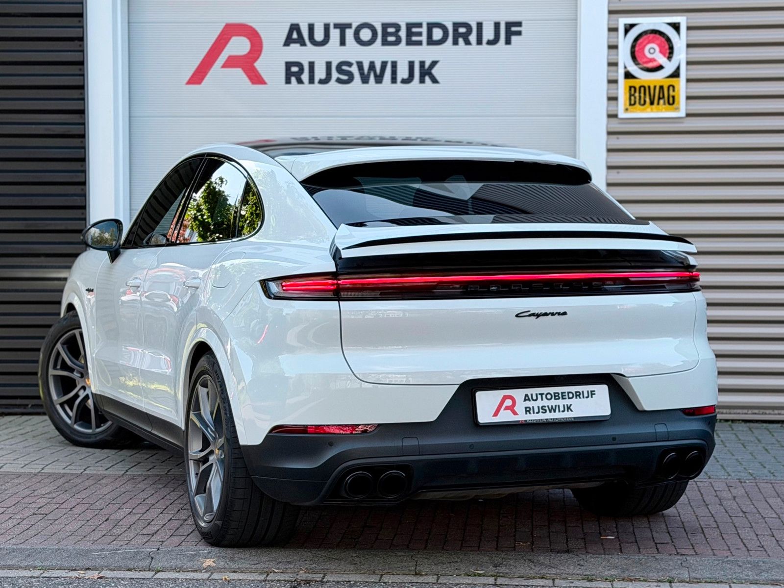 Porsche Cayenne Coupé 3.0 E-Hybrid Pano/360/Bose/Memory imagem 3