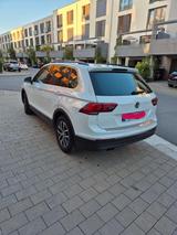 Volkswagen Tiguan 1.4 TSI ACT DSG Comfortline Comfortline - VW Tiguan Gebrauchtwagen in Frankfurt