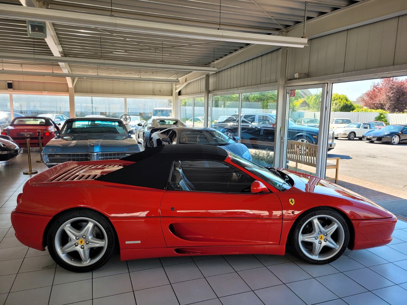 Fahrzeugabbildung Ferrari F355 Spider/Schalter/Bestzustand/Top+Original