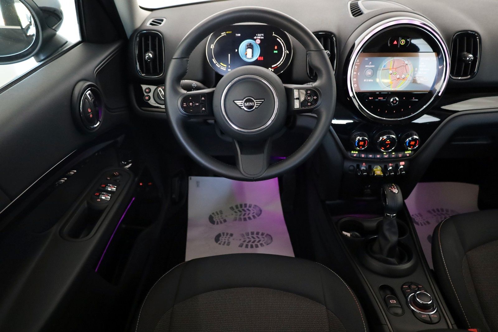 Fahrzeugabbildung MINI Countryman Cooper SE Essential Trim All4,ACC,Nav