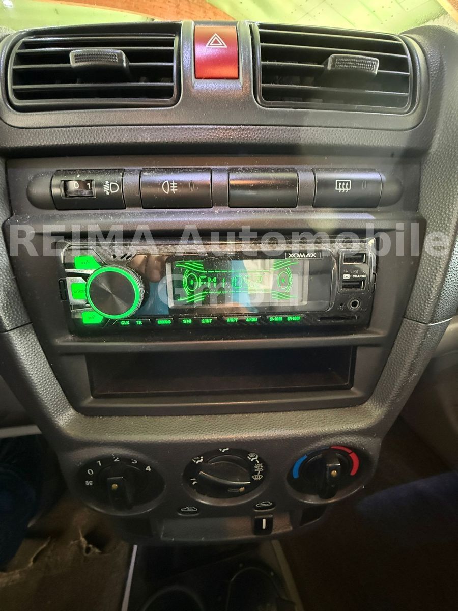 Fahrzeugabbildung Kia Picanto 1.1 LX, Zentral, Alufelgen