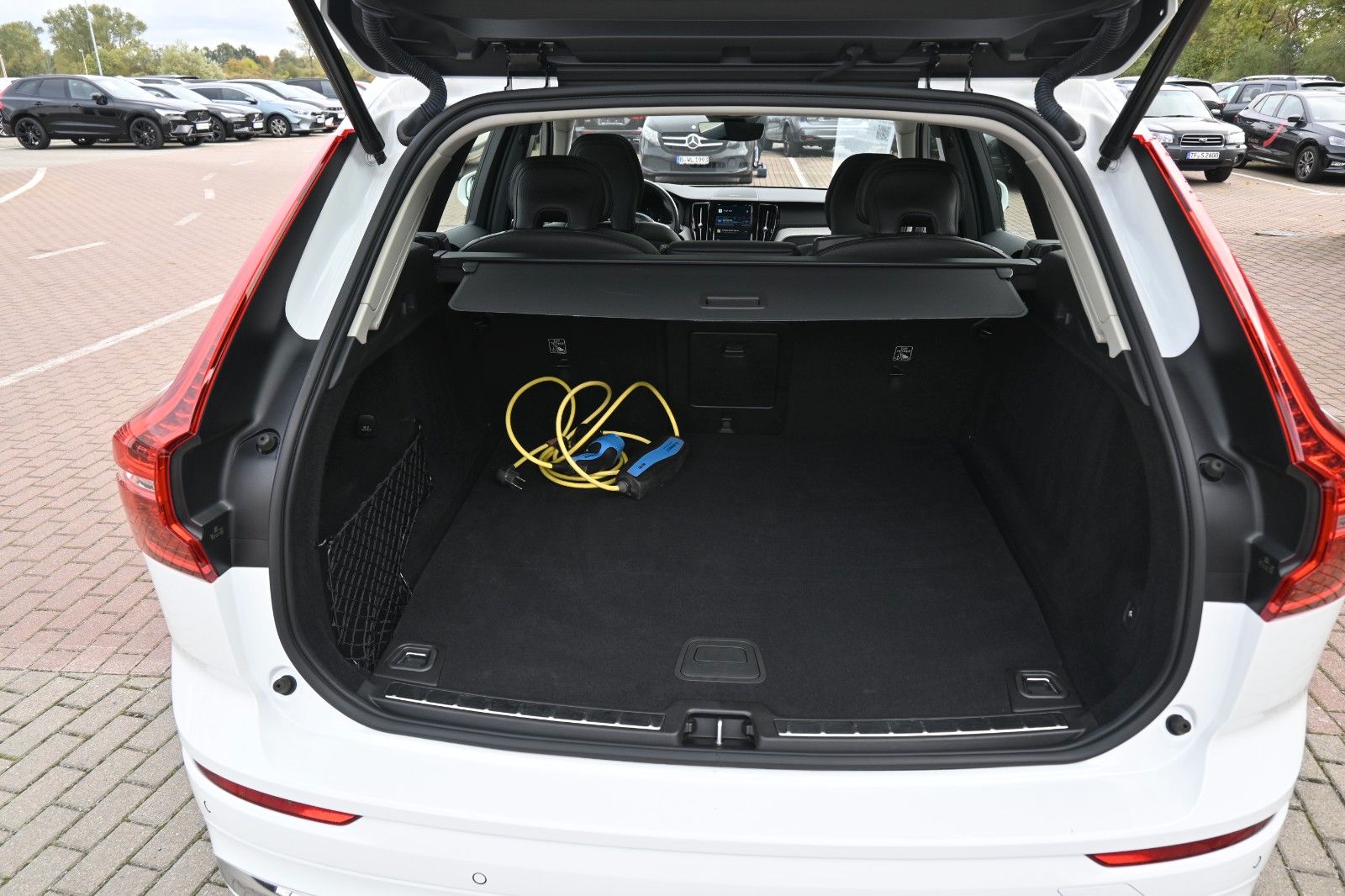 Fahrzeugabbildung Volvo XC60 T6 Inscription PHEV AWD*AHK*RFK*H&K*STHZG*