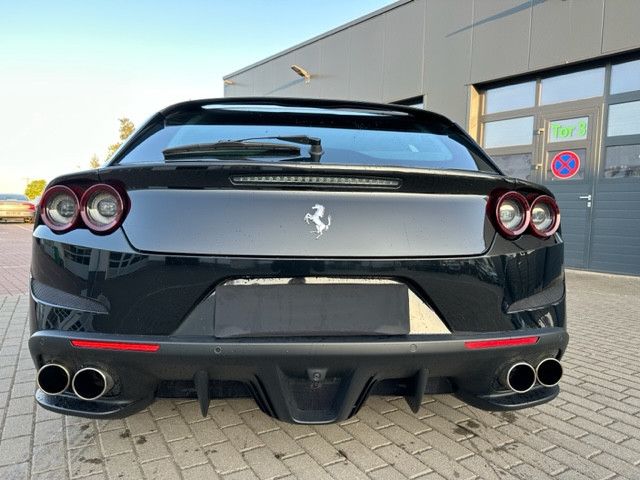 Fahrzeugabbildung Ferrari GTC4Lusso*LIFT*Folie*Pass-Display*7Jahre Mainten