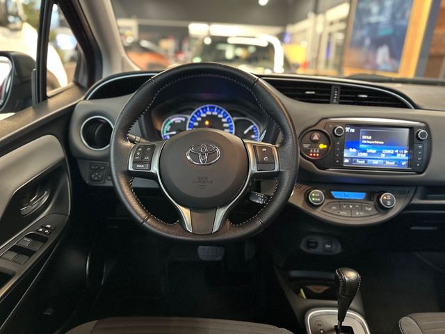 Toyota Yaris Club Hybrid *PANO*