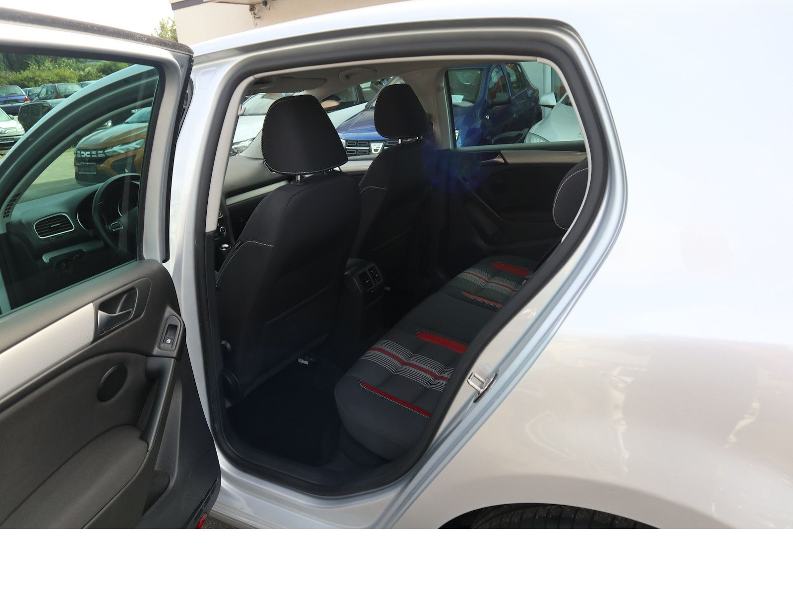 Fahrzeugabbildung Volkswagen Golf Match BlueMotion 1hd Navi Scheckheftgepfleg