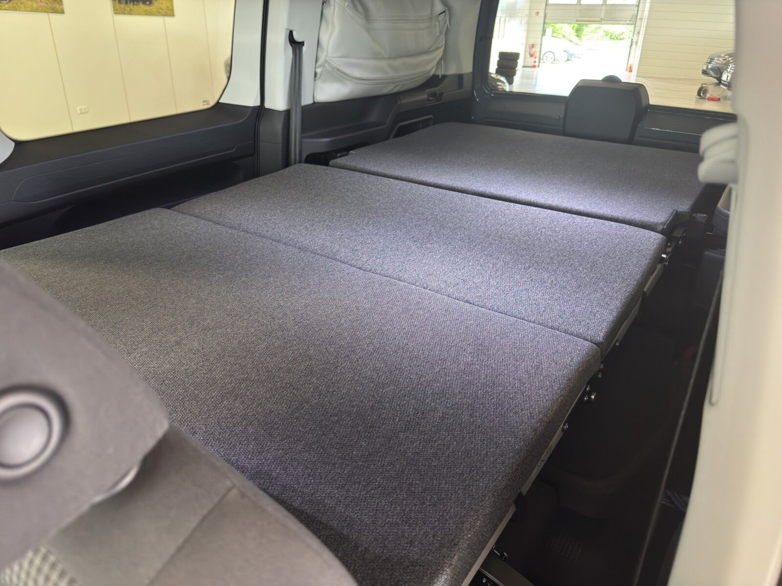 Fahrzeugabbildung Volkswagen Caddy Maxi California 2.0 TDI DSG APP AHK Kamera