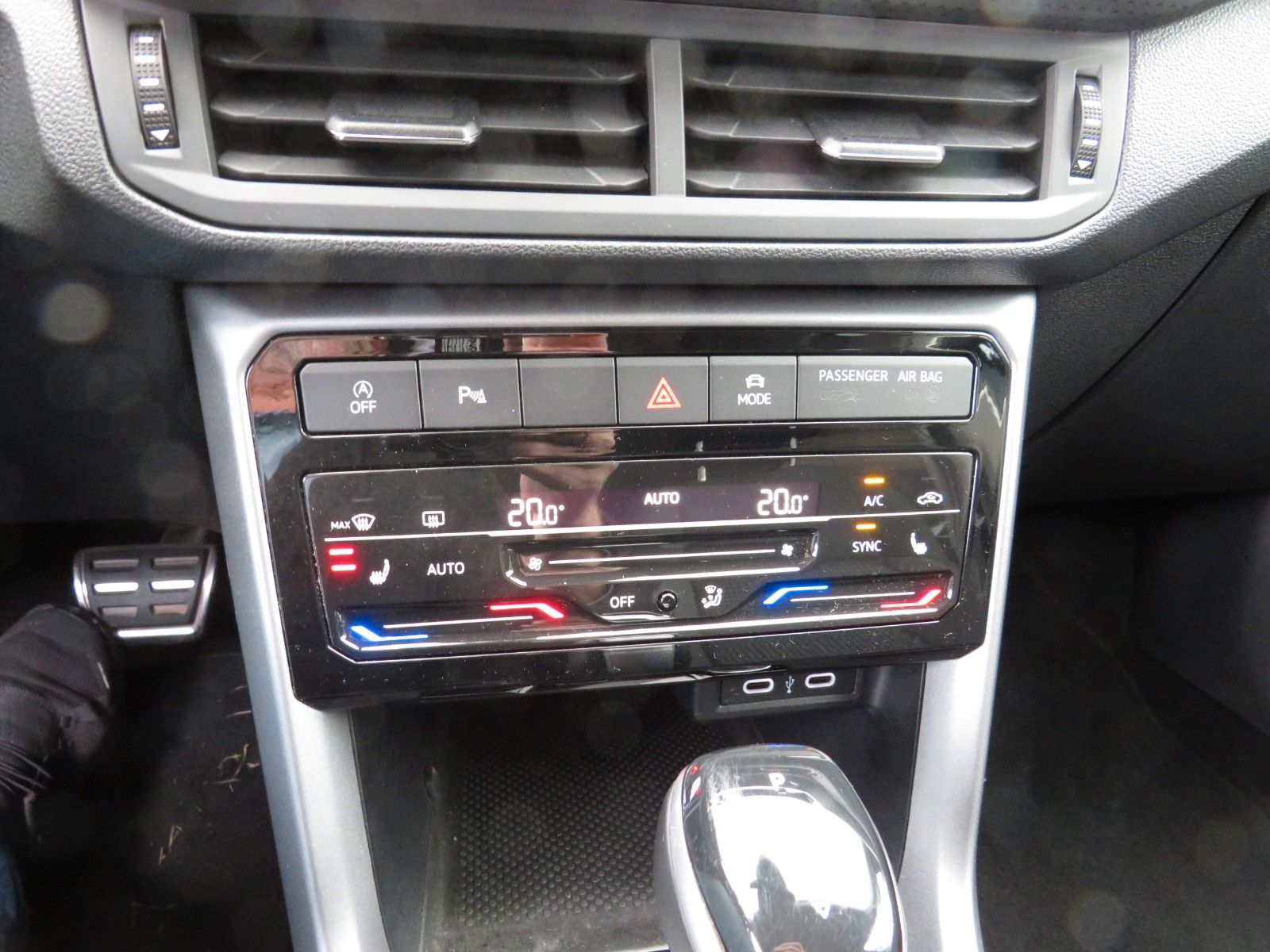 Fahrzeugabbildung Volkswagen T-Cross Active DSG ACC NAVI APP-CONNECT