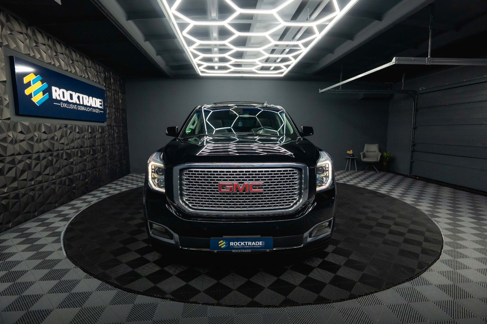 Fahrzeugabbildung GMC Yukon 6.2 V8 DENALI 4x4 LED *Unfallfrei*TV*ACC*