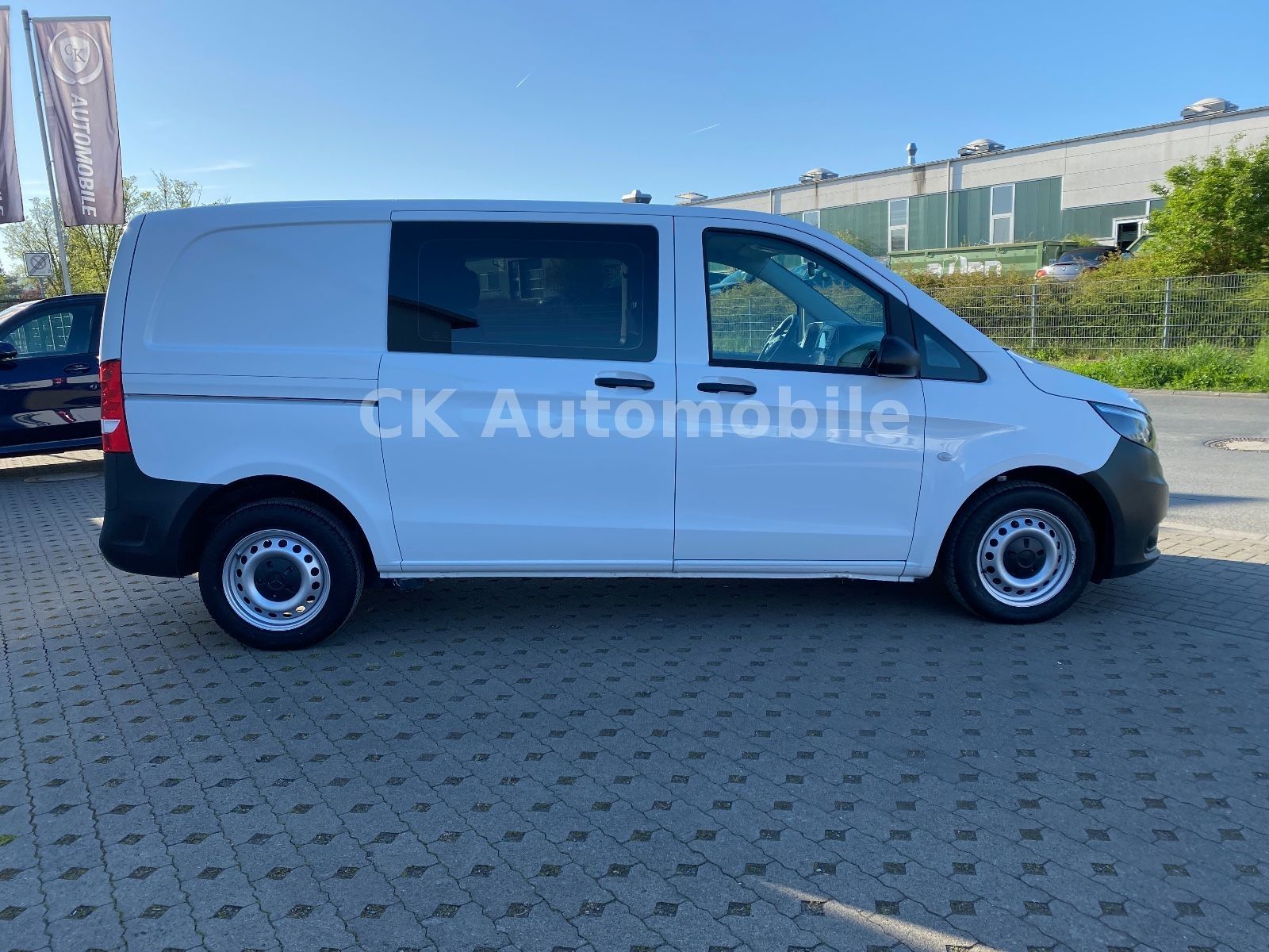 Fahrzeugabbildung Mercedes-Benz Vito Mixto 110CDI Kompakt/5 Sitze/Navi/Klima/AHK