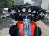 Harley-Davidson CVO Ultra Classic Screamin'Eagle - HARLEY-DAVIDSON CVO SCREAMIN