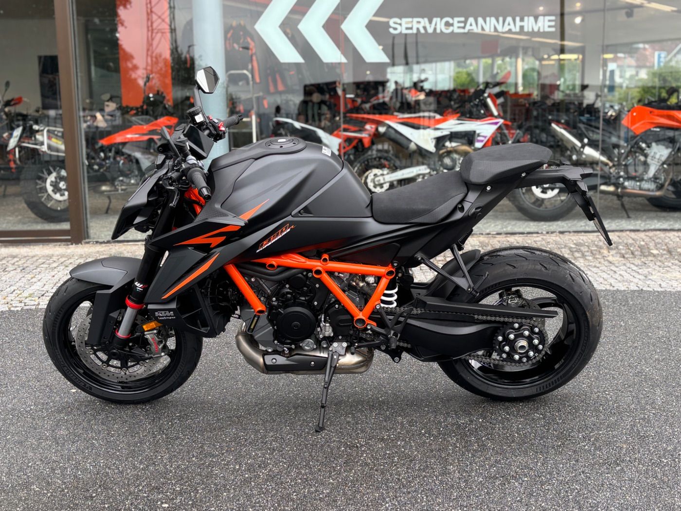 Fahrzeugabbildung KTM 1390 Super Duke R Modell 26 Techpack kostenlos