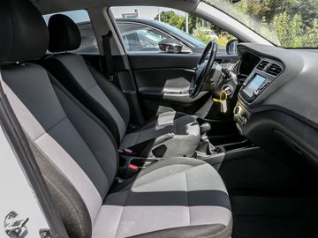 Hyundai i20 YES! Plus Navi Kamera Spurhalteassistent