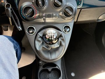 Fahrzeugabbildung Fiat 500 DolceVita MildHybrid Temp DAB Glasdach uvm.