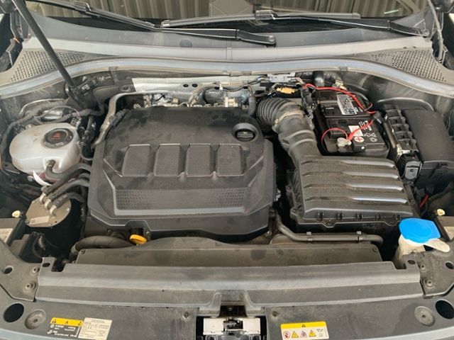Fahrzeugabbildung Volkswagen Tiguan R-Line 2.0 TDI 4 Motion DSG MATRIX-LED NA