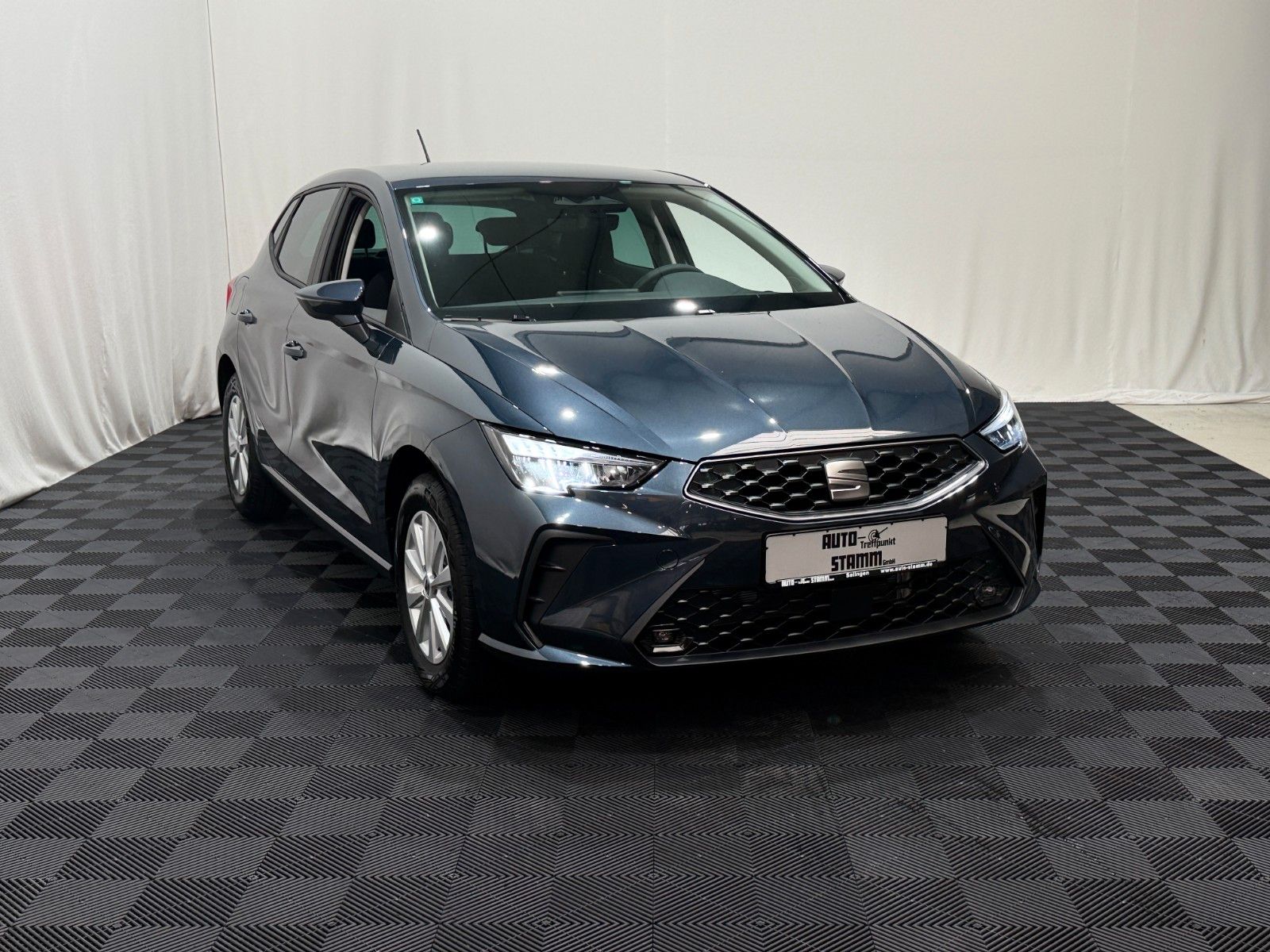 Fahrzeugabbildung SEAT Ibiza 1.0 MPI / Klimaanlage / Tempomat