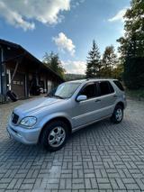 Mercedes-Benz ML 270 CDI - - scheckheftgepflegte Mercedes ML 270