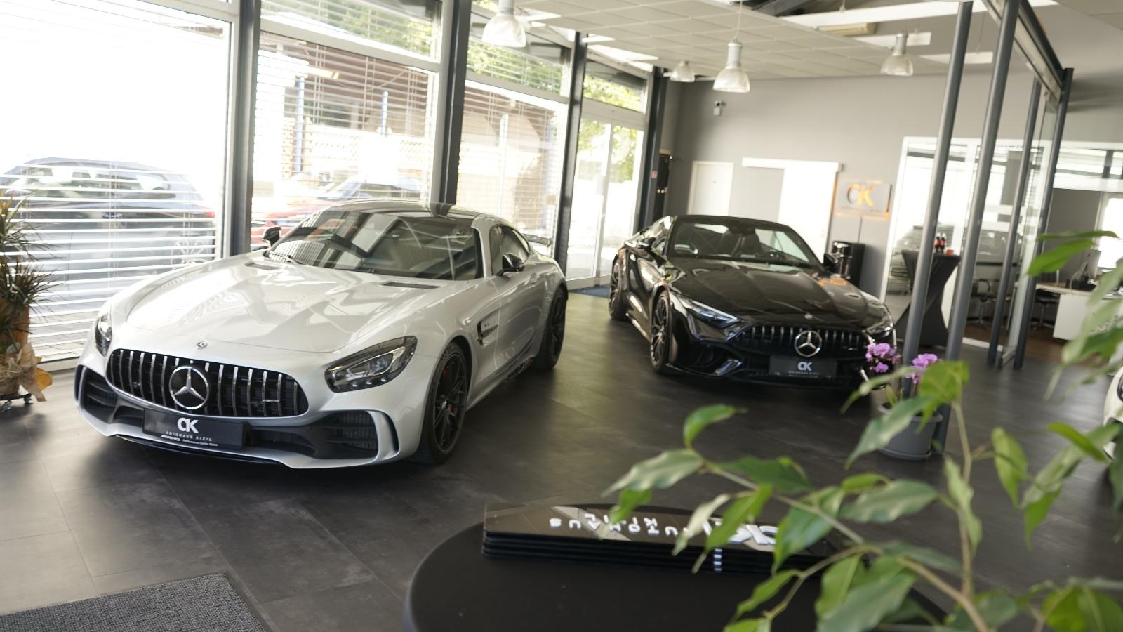 showroom-image-top