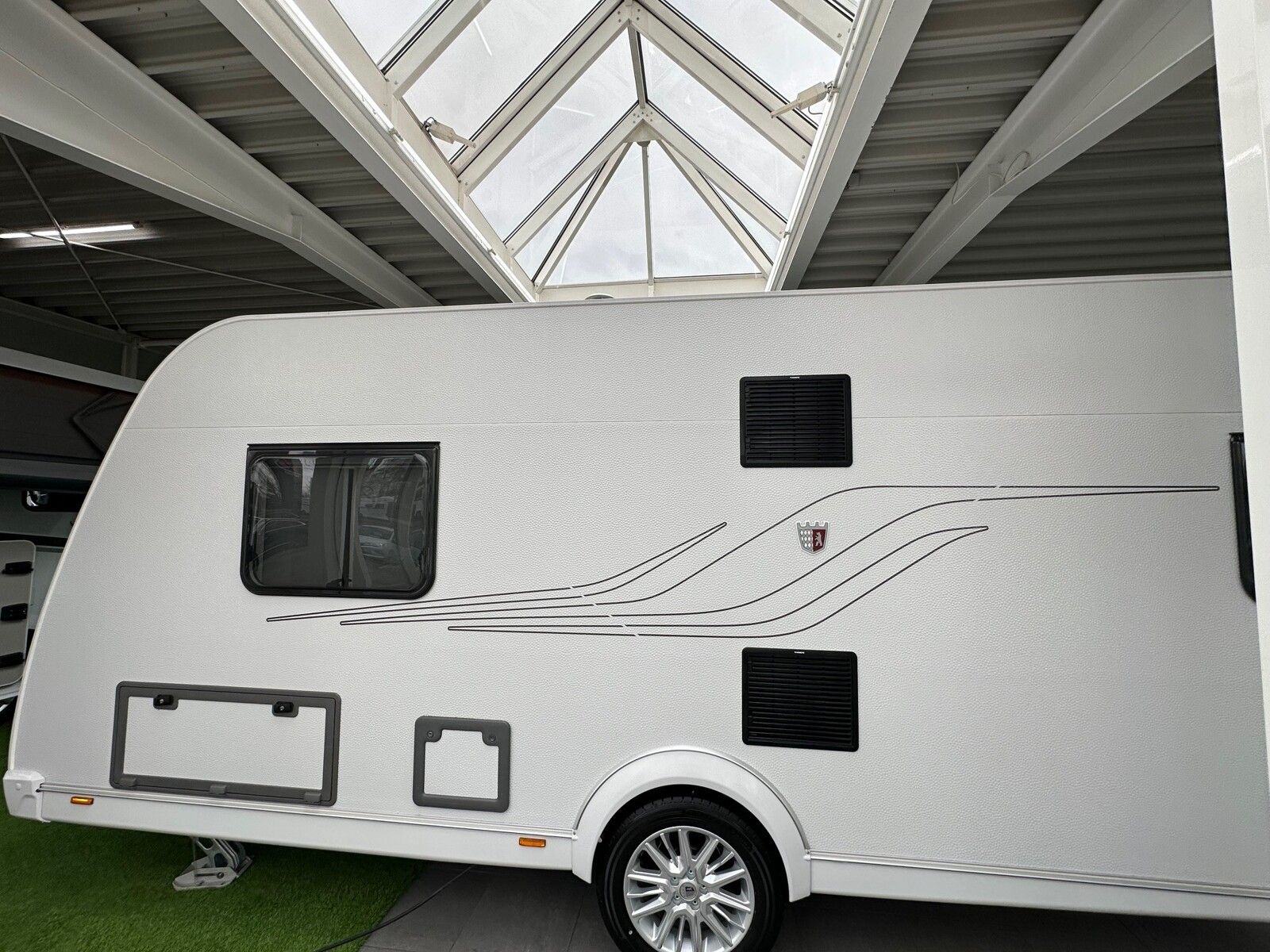 Fahrzeugabbildung Tabbert Senara 490 TD 2.3 Premium Interieur Exterieur