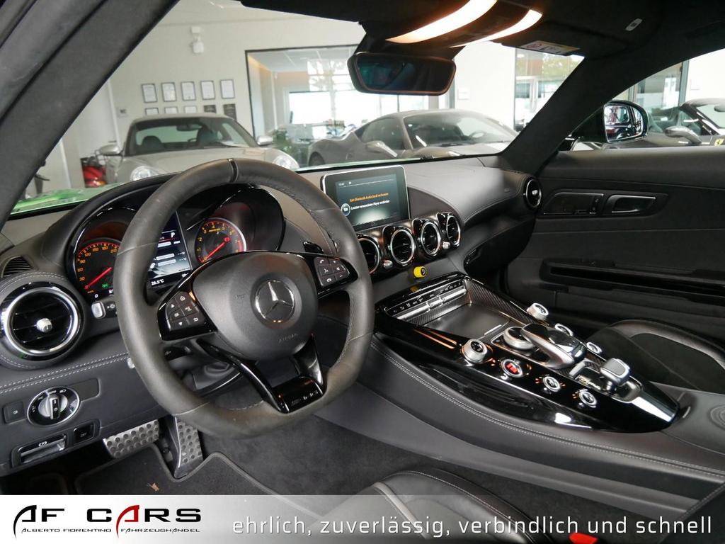 Mercedes-Benz AMG GT R