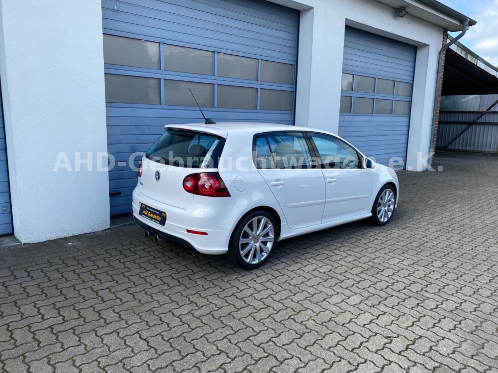 Fahrzeugabbildung Volkswagen Golf V Lim. R32