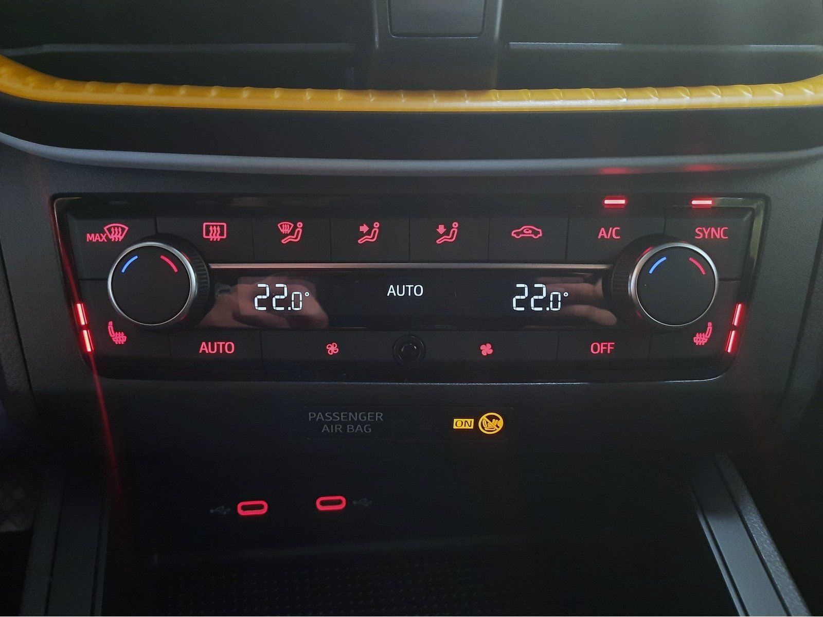 Fahrzeugabbildung SEAT Ibiza Style TSI *Navi*Cam*LED*Sitzhzg*Einparkh*