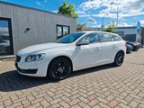 Volvo V60 Kombi Kinetic*NAVI*PDC*SHZ* - Volvo V60 Kinetic mit Diesel-Antrieb