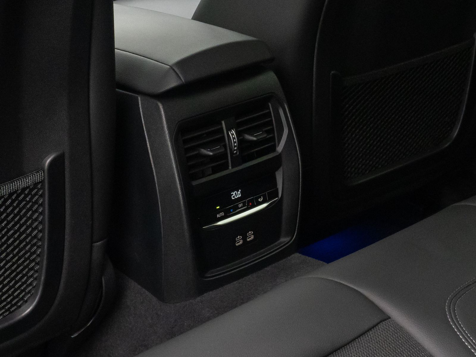 Fahrzeugabbildung BMW 320d Sport Line ACC DAB Komfort Laser HiFi Alarm