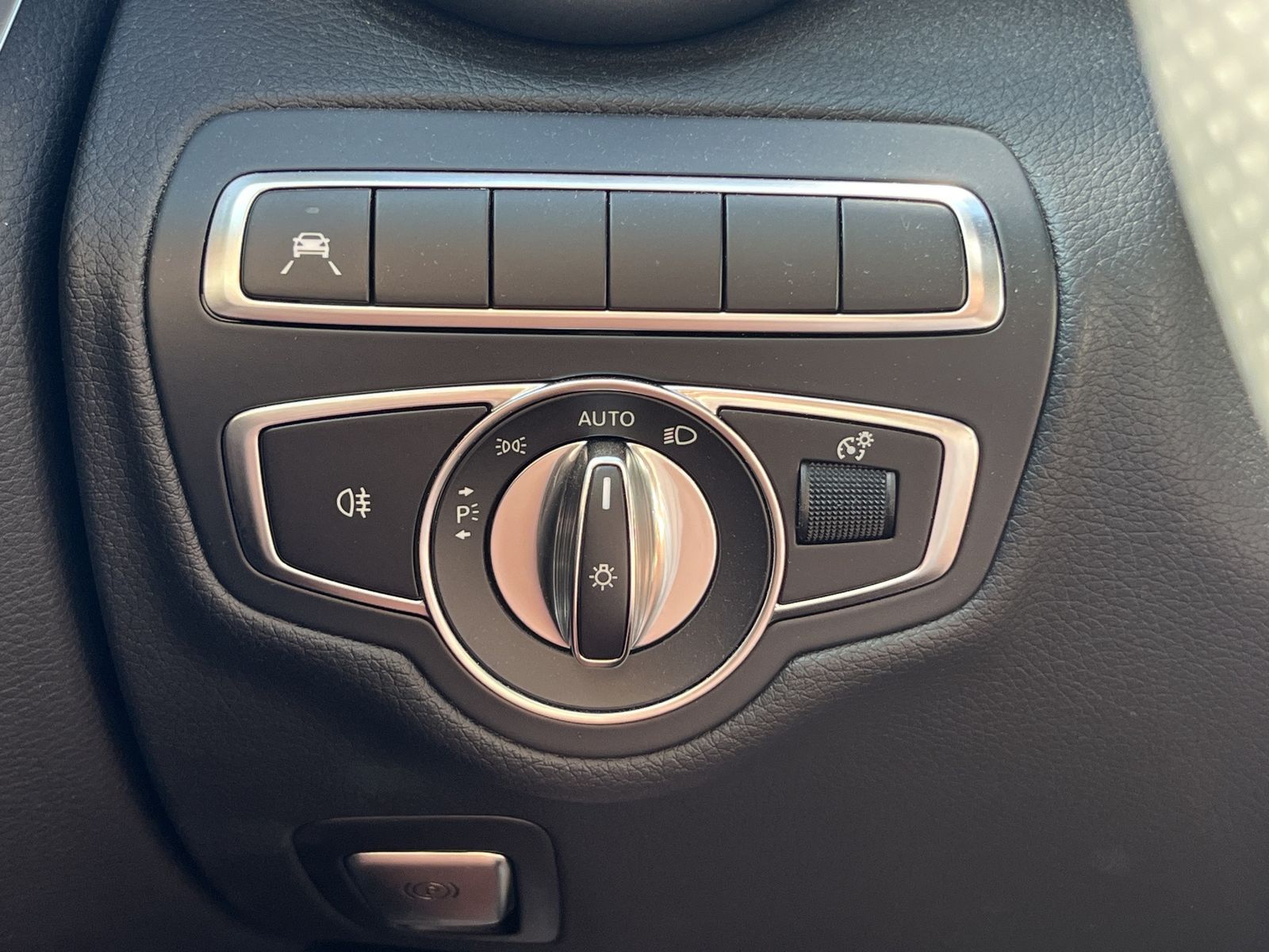 Fahrzeugabbildung Mercedes-Benz C 200*AMG-Line*SHZ*Navi*LED*Kamera*ACC**