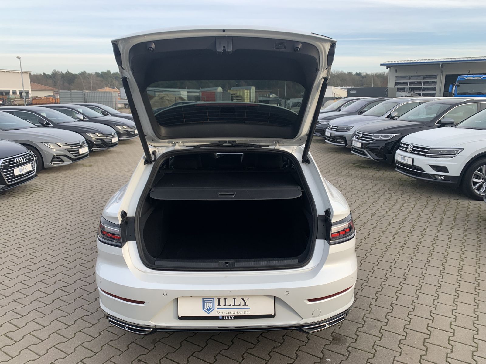 Fahrzeugabbildung Volkswagen Arteon Shooting Brake*2.0 TDI*R-Line*4M*LED*Cam*