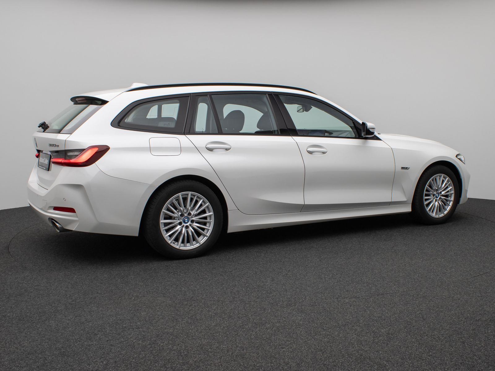 Fahrzeugabbildung BMW 320e DAB CockPitPlus PDC Geschwindigkeitsreg LED