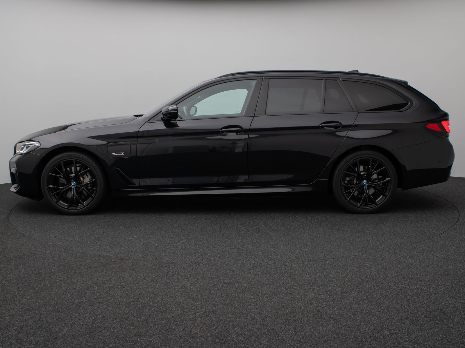 Fahrzeugabbildung BMW 530e xD M Sport Kamera Laser HUD DAB H/K Komfort