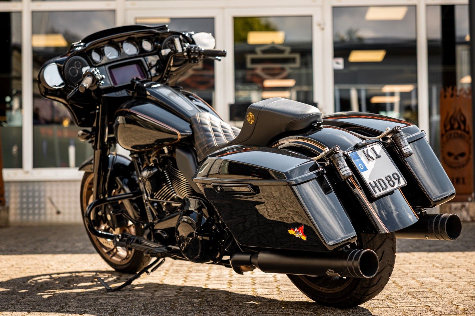Fahrzeugabbildung Harley-Davidson FLHXST STREET GLIDE ST 117-JEKILL & HYDE- Öhlins