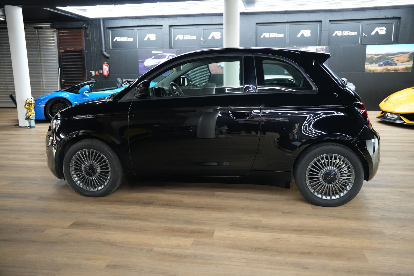 Fahrzeugabbildung Fiat 500 Icon 42 Kwh *KeylessEntry*Navi*LED*Kamera
