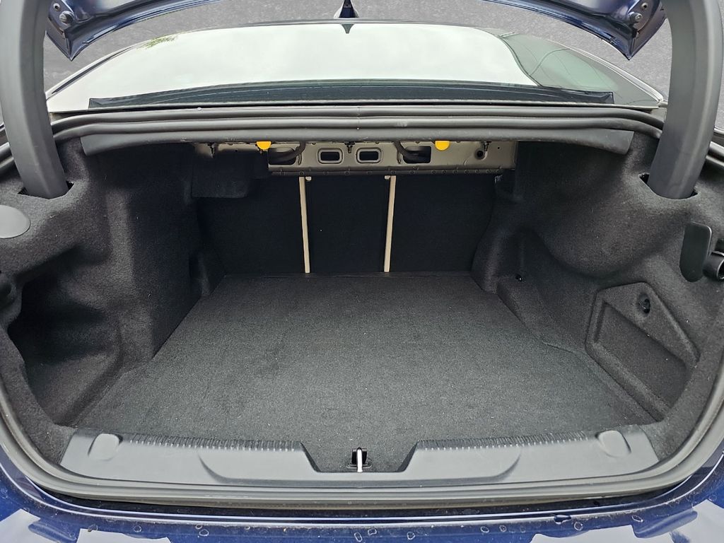 Jaguar XE P250 SE