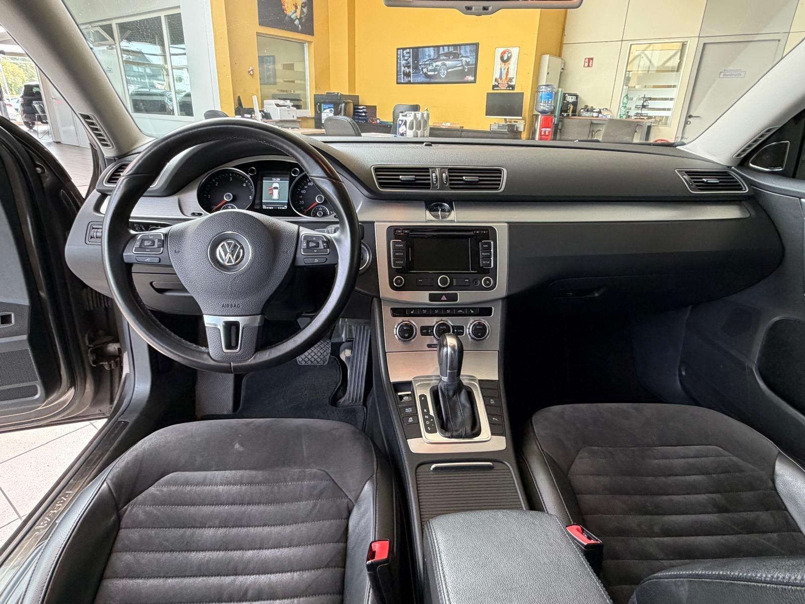 Volkswagen Passat 2011 — photo 15