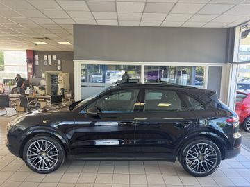 Porsche Cayenne - 1