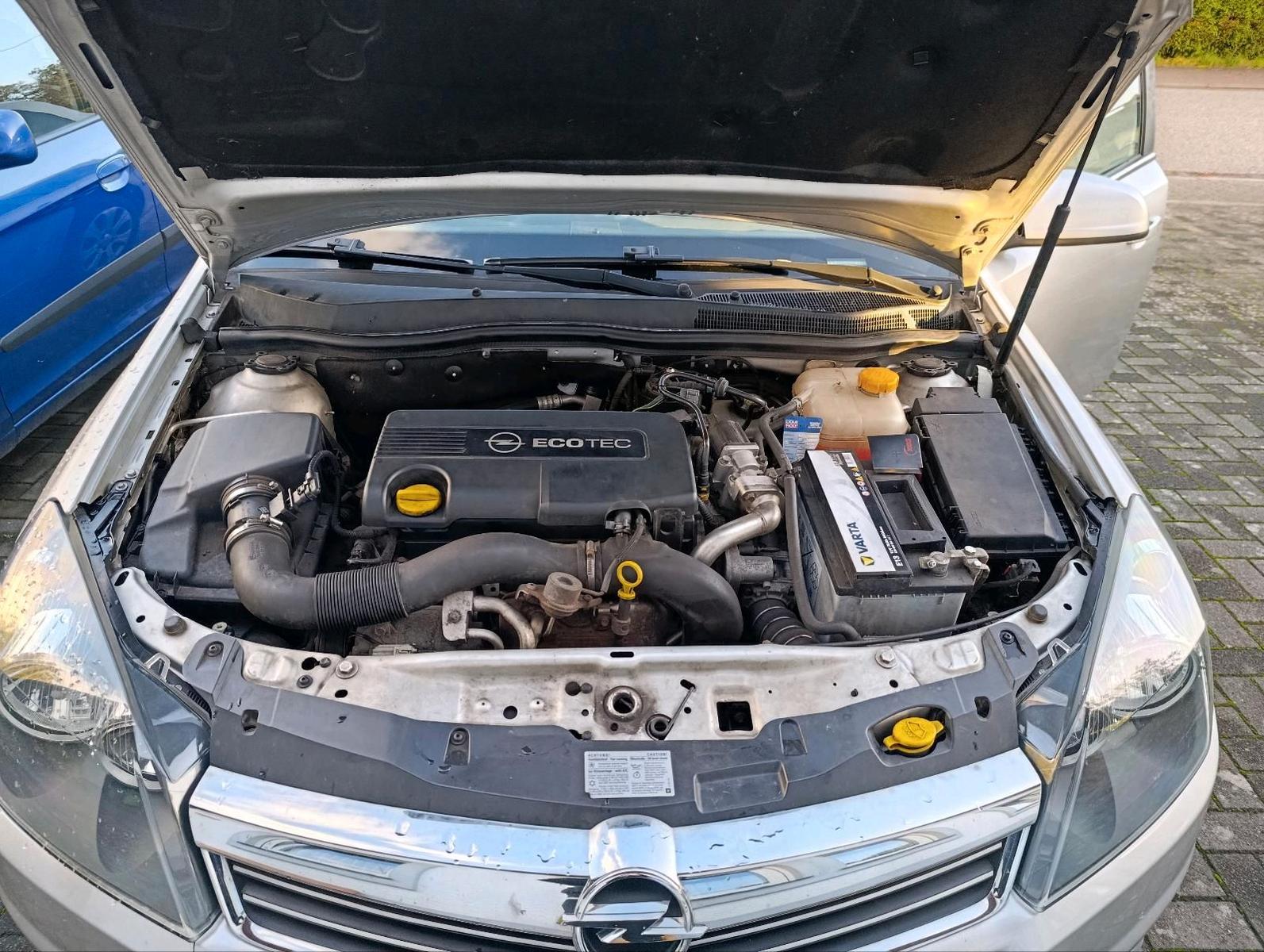 Opel Astra 2010 — двигун 125 HP (92kW)