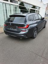 BMW 320i Touring M Sport Automatik  AHK - BMW 320 von privat
