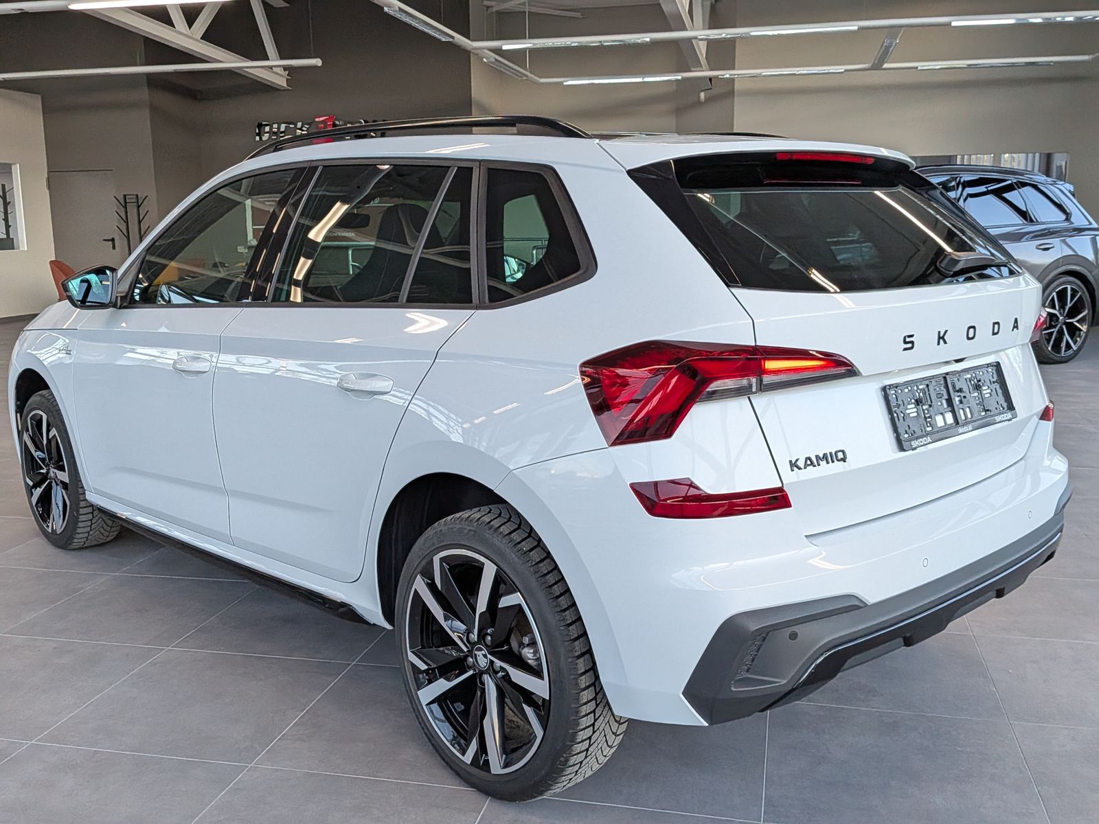 Fahrzeugabbildung SKODA Kamiq 1.5 TSI DSG Monte Carlo Pano Matrix 5J.GAR