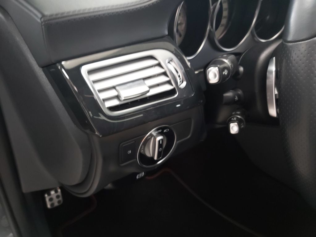 Mercedes-Benz CLS 500 Coupe 4M AMG MEMORY AIRM DISTR 116 T NP