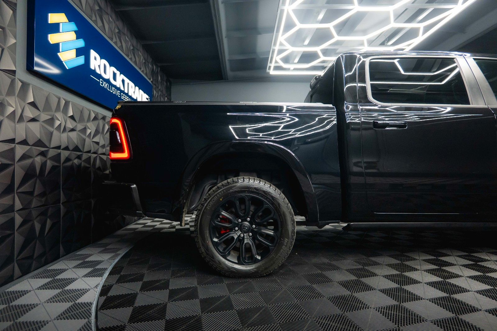 Fahrzeugabbildung Dodge RAM 5.7 V8 HEMI 4x4 LIMITED Offroad 100% Options