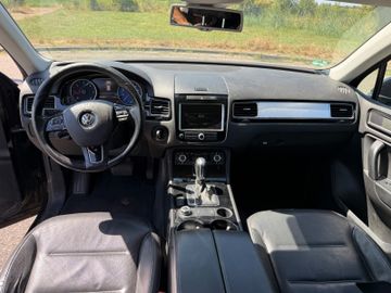 Volkswagen Touareg - 12