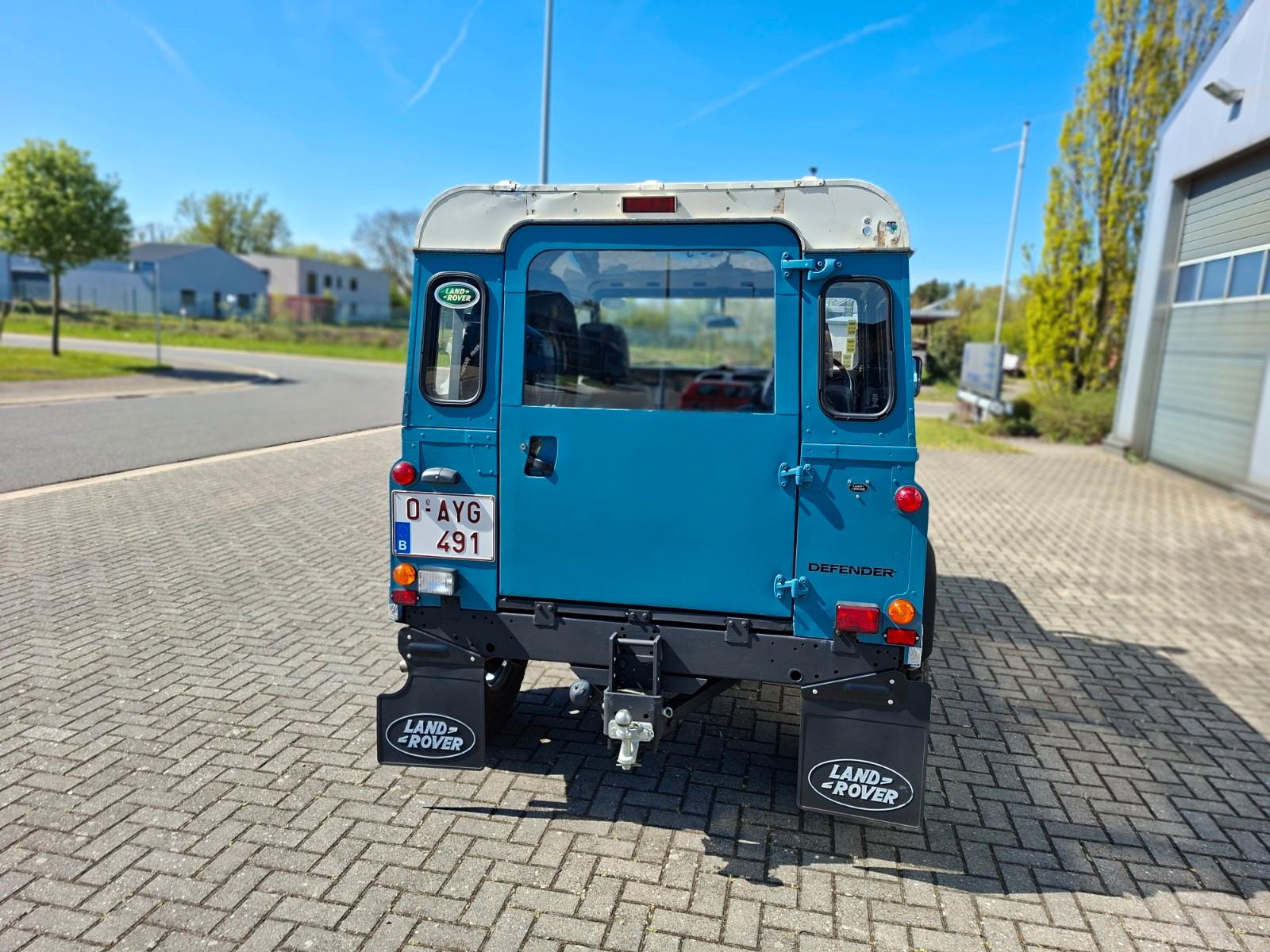 Land Rover Defender
