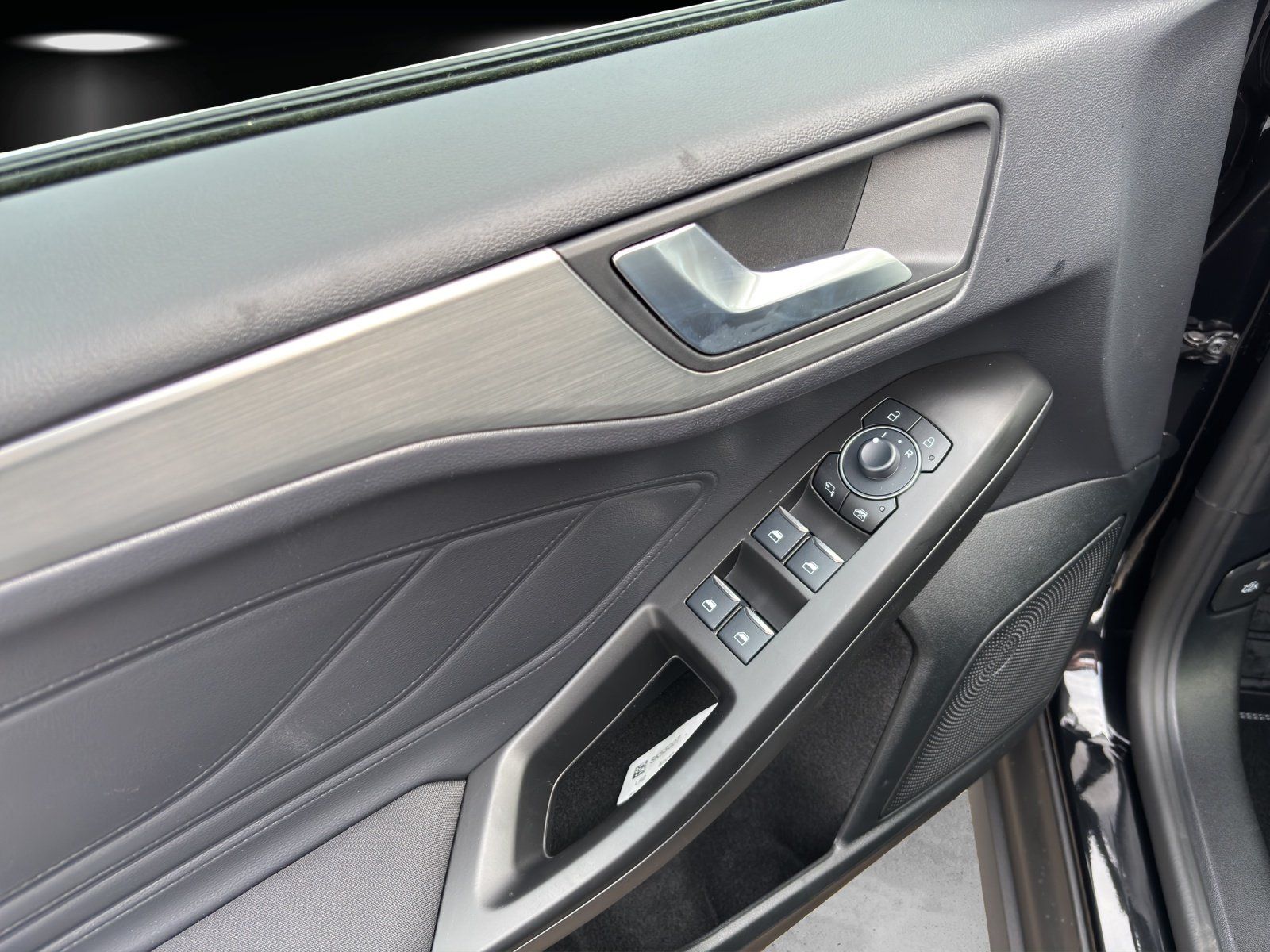 Fahrzeugabbildung Ford Focus Titanium X Turnier 155PS B&O Winter Pak.