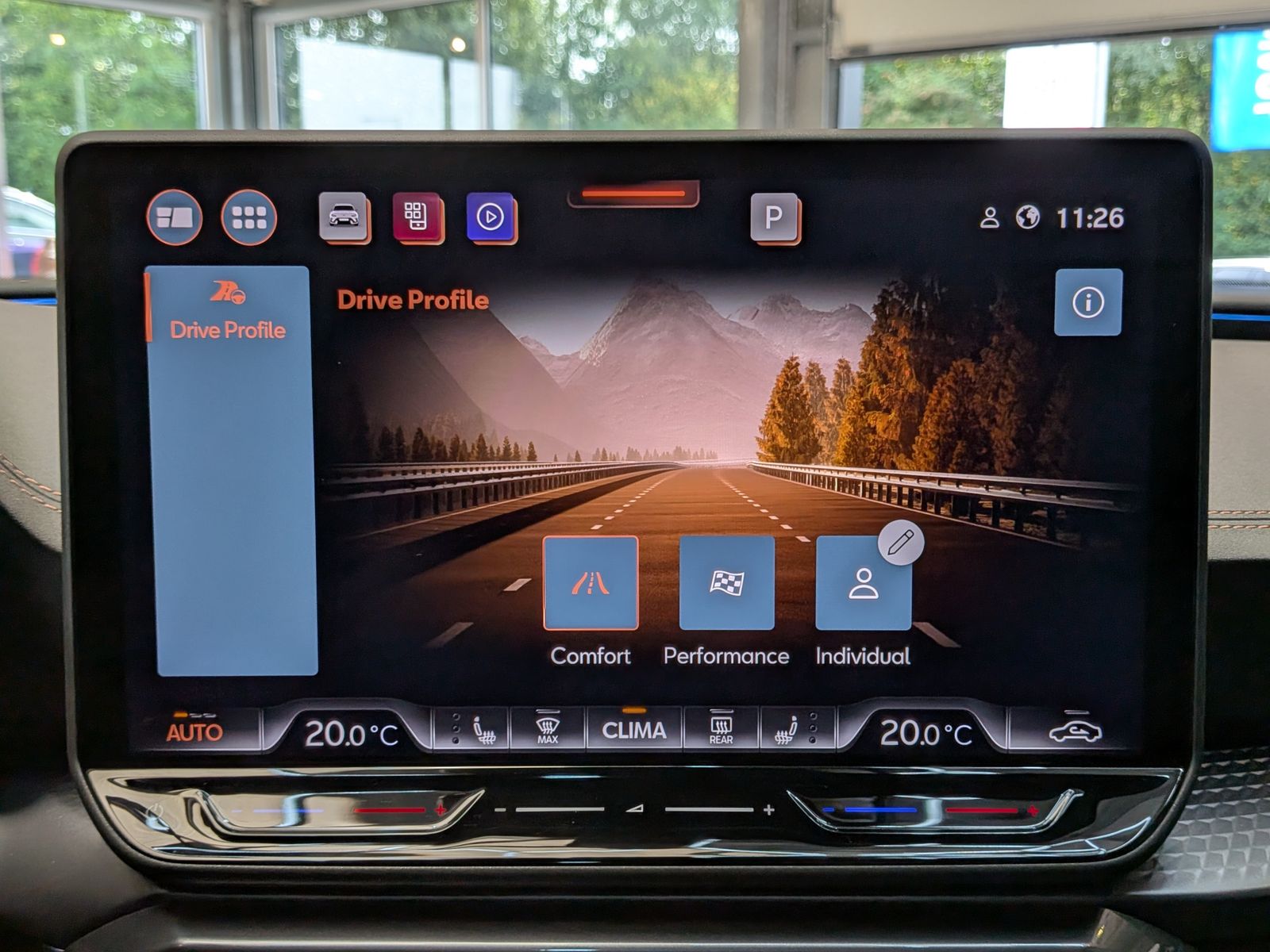 Fahrzeugabbildung CUPRA Leon 1.5 eTSI Dynamic-Edge-Paket AHK*PANO*CAM*18