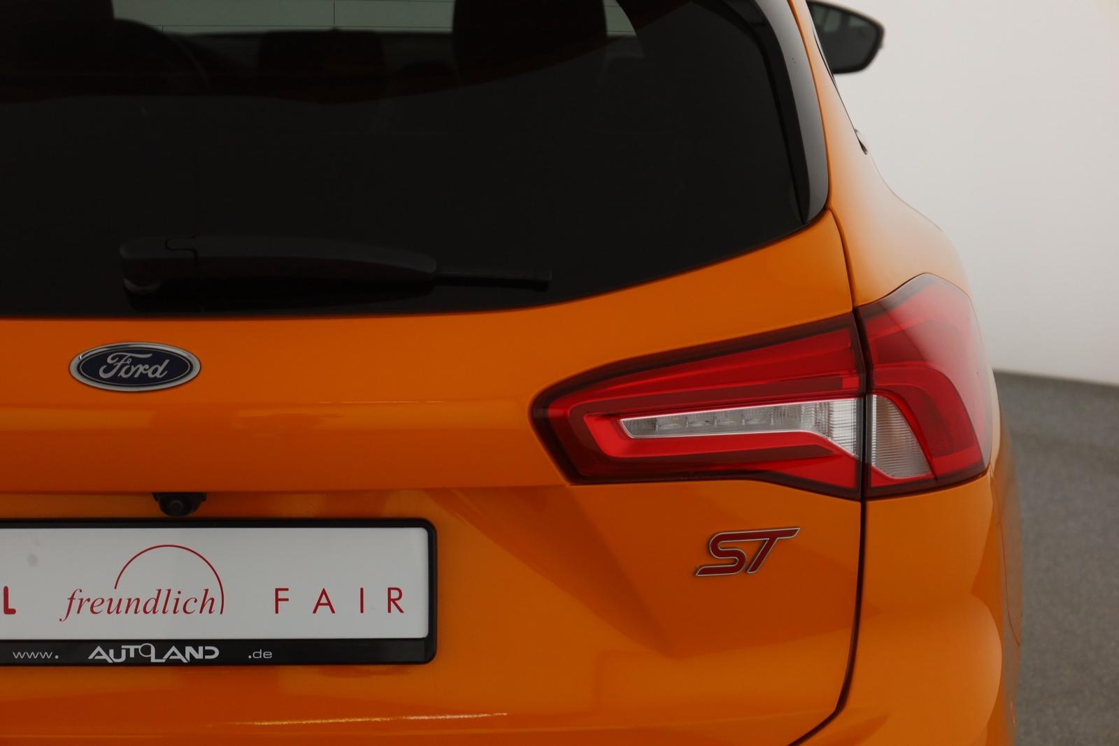 Ford Focus Turnier 2.3 EB ST LED Navi Kamera ACC AHK