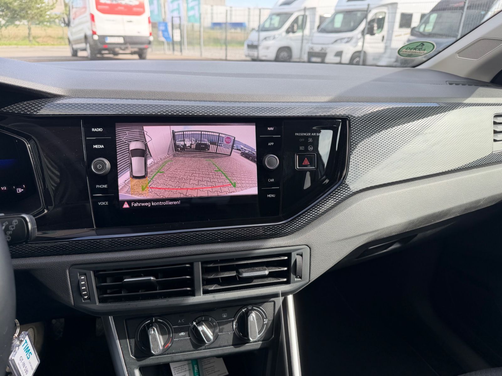 Fahrzeugabbildung Volkswagen Polo VI 1.0 TSI Life DSG LED Garantie