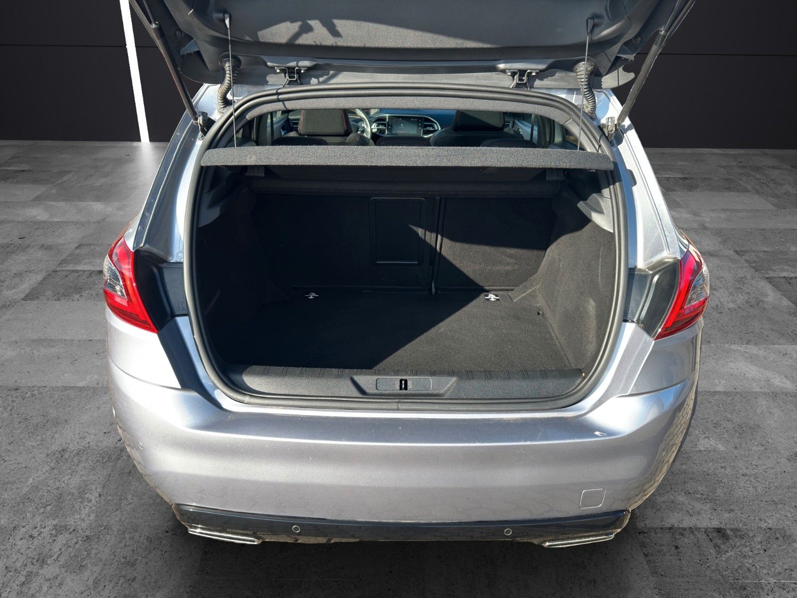 Fahrzeugabbildung Peugeot 308 Allure*GT-Line*Rkü*Keyless*Pano*Navi*Mirrorl