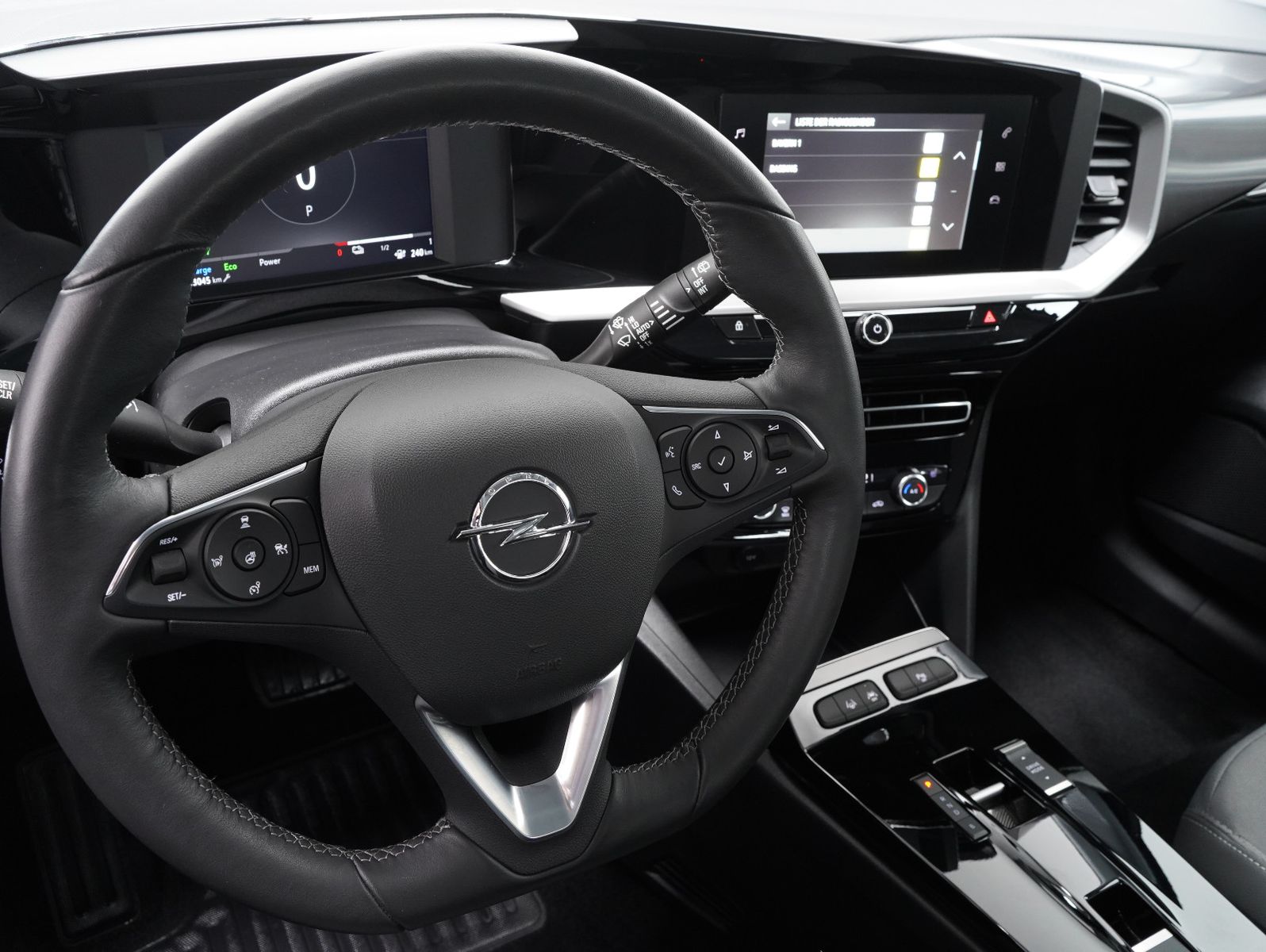 Fahrzeugabbildung Opel Mokka-e Elegance 50KWH/11KW/WÄRMEPUMPE/SOH