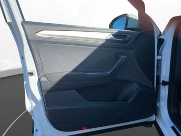 Volkswagen T-Roc - 11